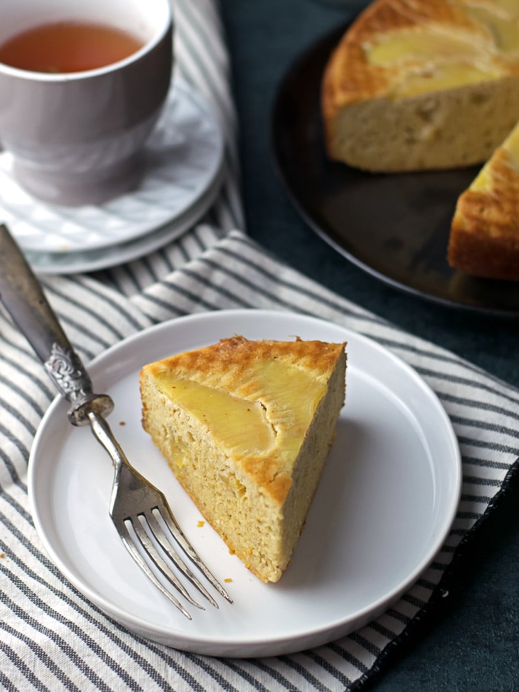 Healthy Cinnamon Apple Cake