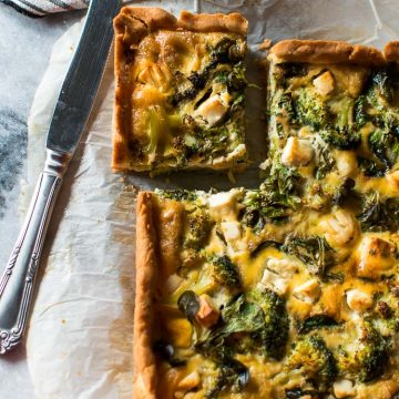 Quiche de Brócolos, espinafres e Feta