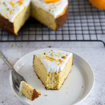 Bolo de Laranja e Cenoura com Creme de Côco