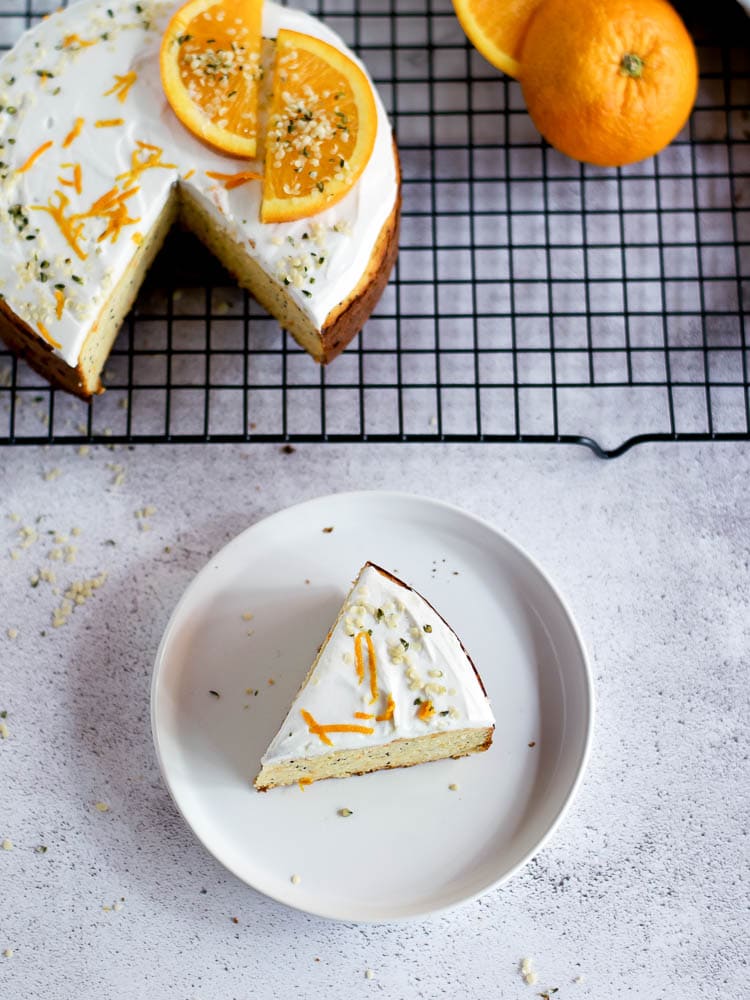 Bolo de Laranja e Cenoura com Creme de Côco