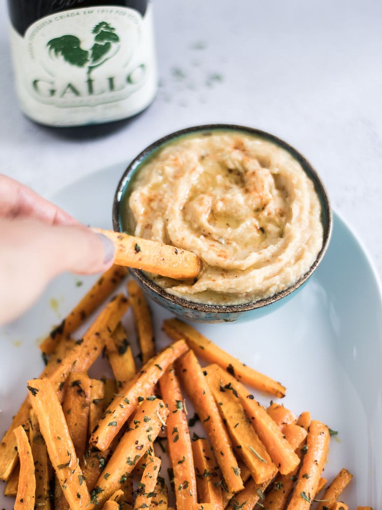 Cenouras fritas com humus