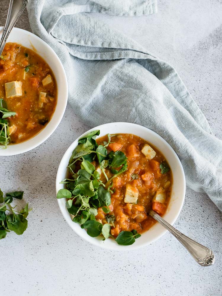 Sopa de batata doce e lentilhas