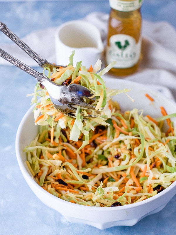 Salaa de couve e maçã com vinagrete de sidra