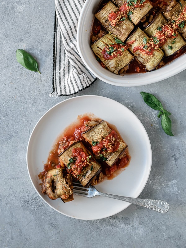 Rolinhos de beringela com lentilhas