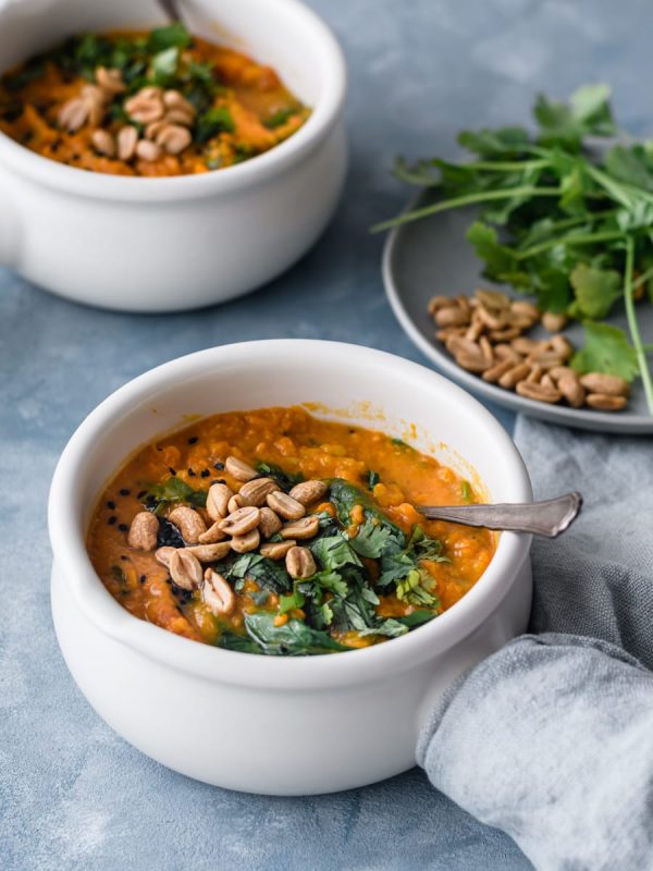 Estufado de batata doce e amendoim