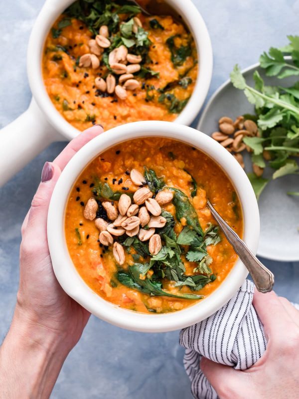 Estufado de batata doce e amendoim