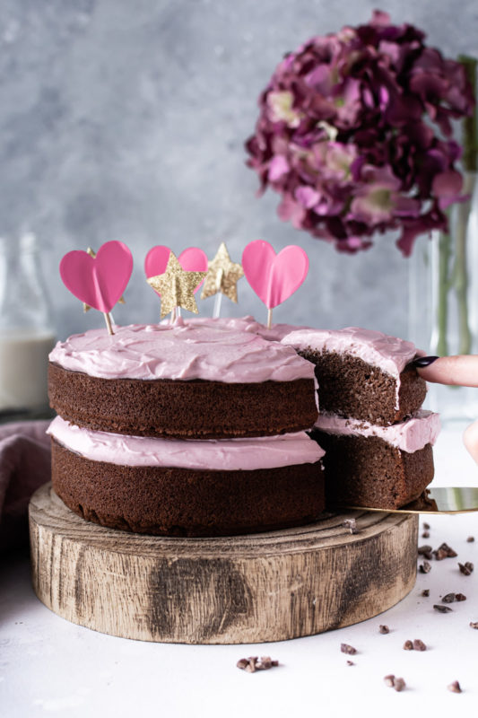 Bolo de chocolate em camadas