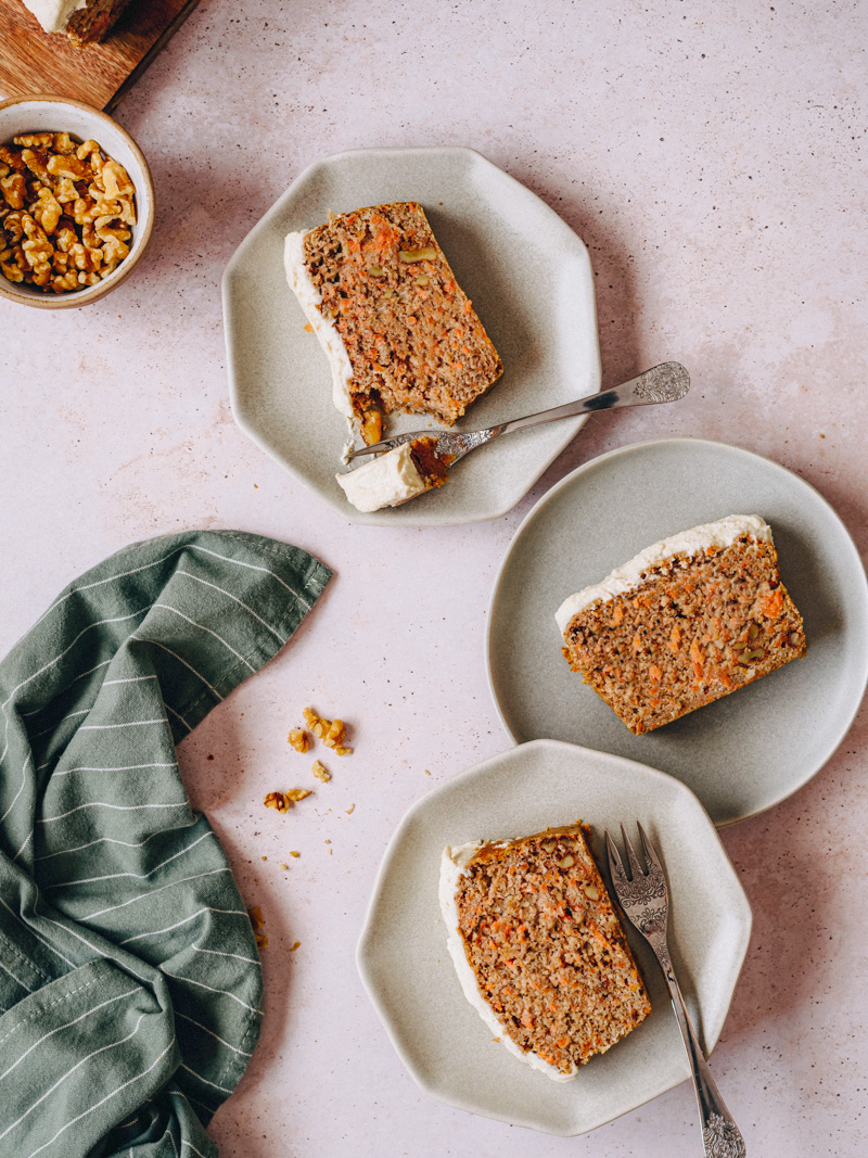 Bolo de cenoura e nozes