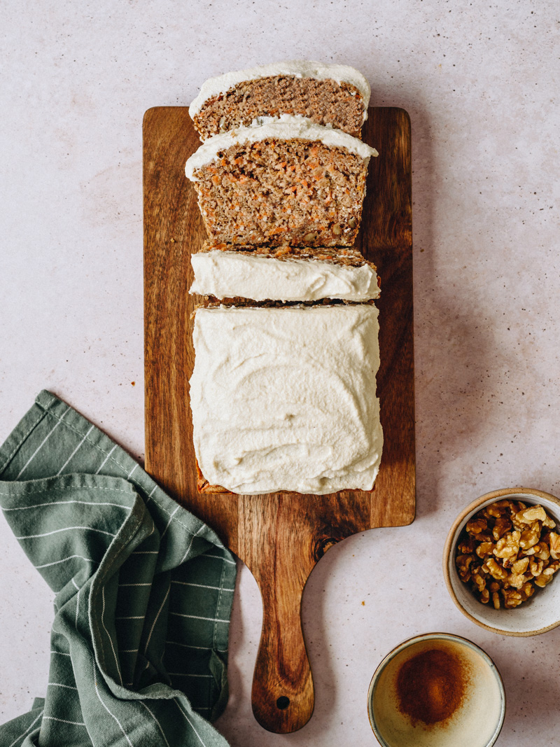 Bolo de cenoura e nozes
