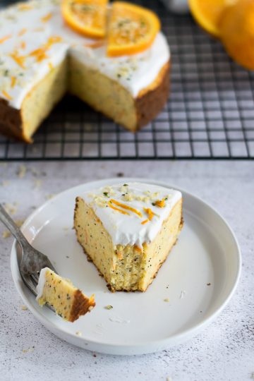 Bolo de Laranja e Cenoura com Creme de Côco